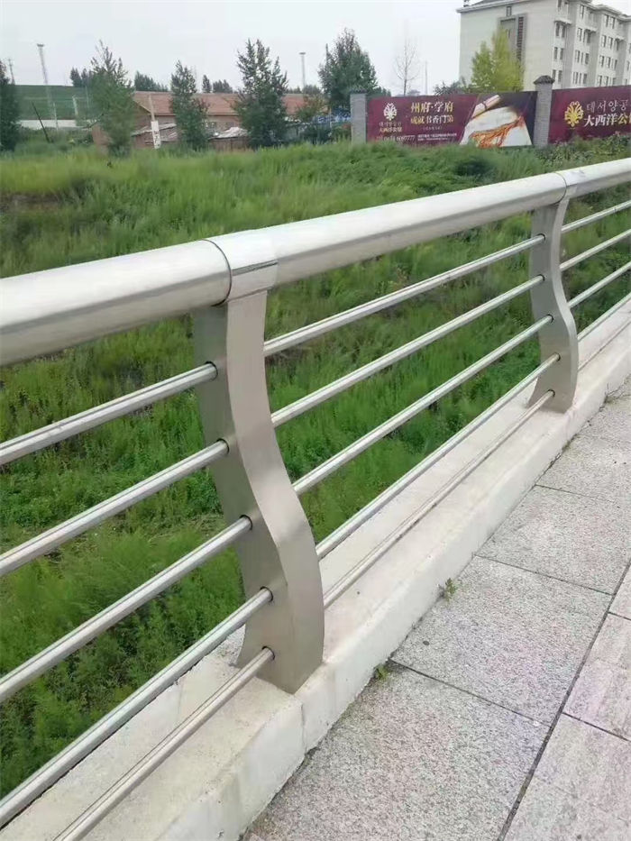 不锈钢复合管护栏厂家_省心省钱厂家品控严格