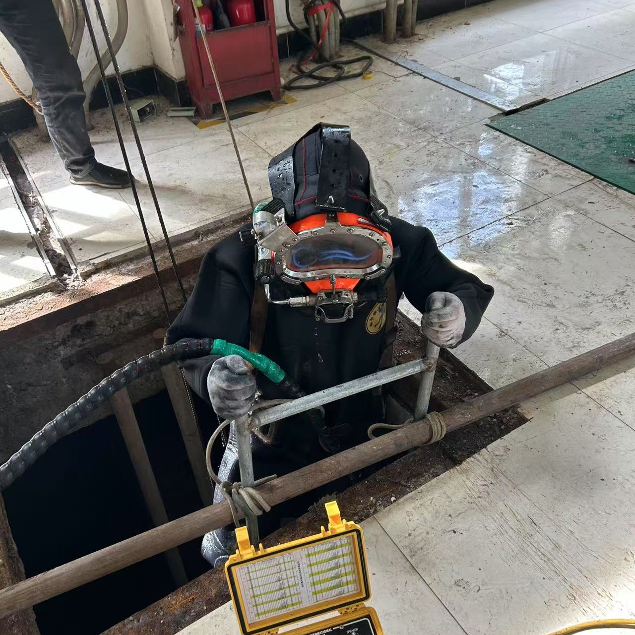 水下作业：水下摄影精准作业专业品质