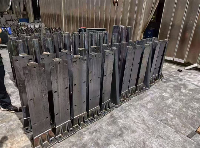 不锈钢护栏出厂价各种护栏产地厂家直销