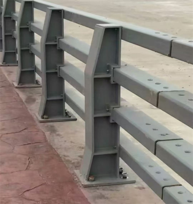 护栏_M型防撞护栏标准工艺