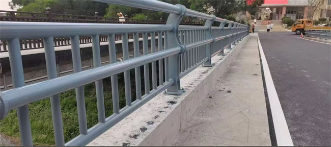 
高铁不锈钢护栏
-实体厂家质量放心