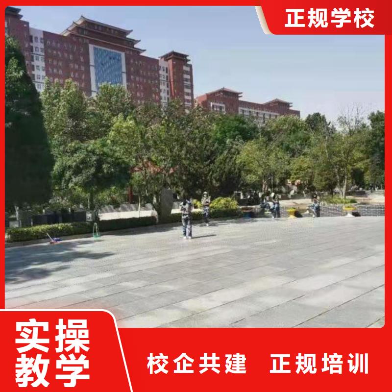 汽修培训学校_虎振挖掘机学校老师专业老师专业